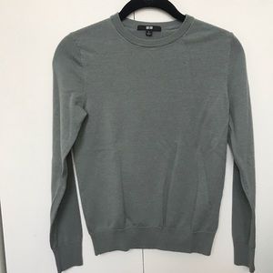 UNIQLO 100% Wool thin sweater